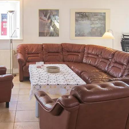 5 Bedroom Cozy In בית נופש הסלה