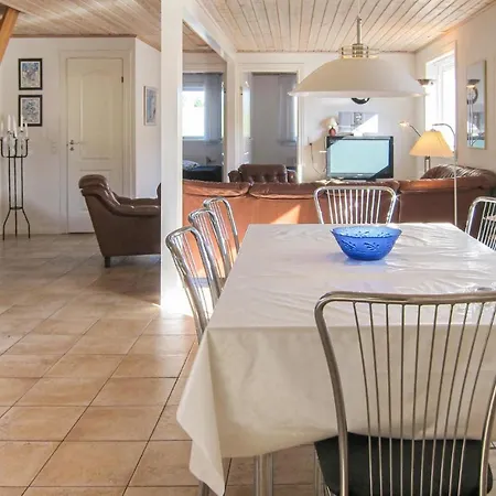 Dom wakacyjny 5 Bedroom Cozy In Hasle