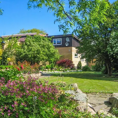 בית נופש 5 Bedroom Cozy In *