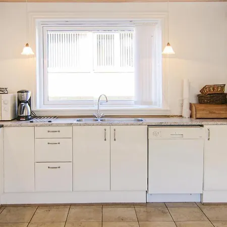 בית נופש 5 Bedroom Cozy In *