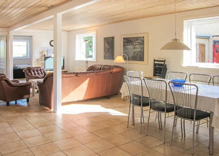 Casa vacanze 5 Bedroom Cozy In *